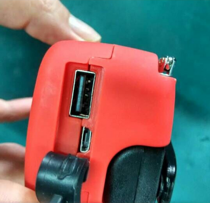 Solar Hand Crank USB Charging Radio Flashlight CoreWell