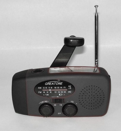 Solar Hand Crank USB Charging Radio Flashlight CoreWell